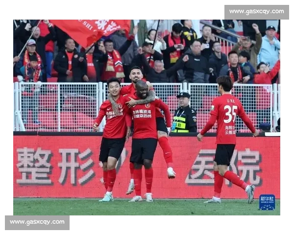 北京国安迎战辽宁开新,焦点对决背后的战术博弈与球员表现解析 北京国安迎战辽宁开新,焦点对决背后的战术博弈与球员表现解析