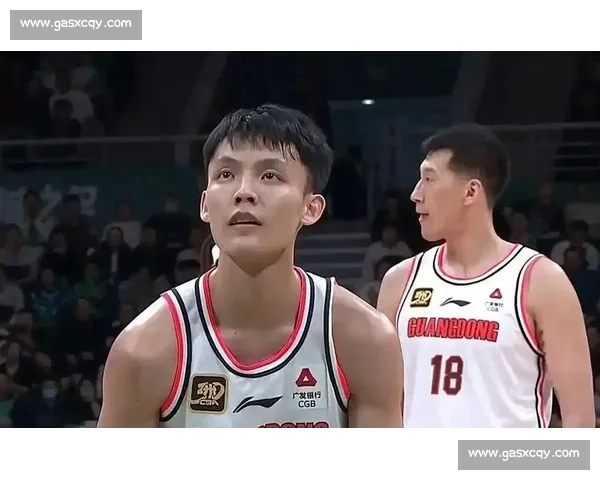 广东战胜上海拿下关键胜利积分榜格局再生变化季后赛形势引发热议 广东战胜上海拿下关键胜利积分榜格局再生变化季后赛形势引发热议